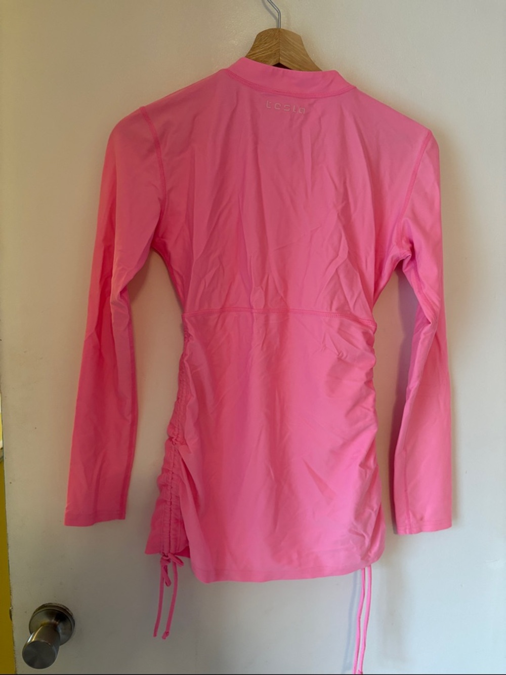 Tesla Women's Long Sleeve Pink Zip-Front Cinch Swim Top - Picture 4 of 9